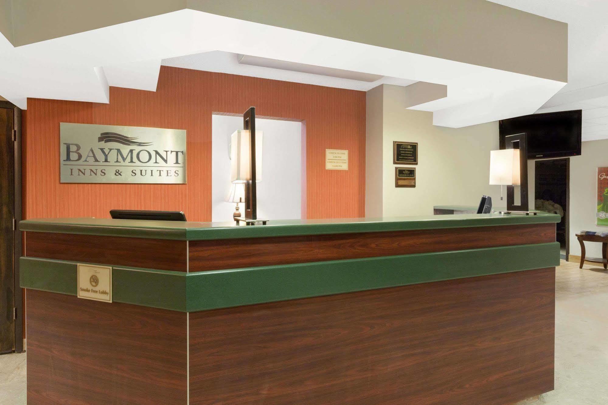 Baymont By Wyndham Gaylord Hotel Exterior photo